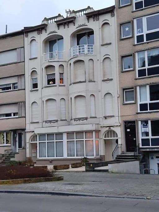 Villa Jean Gezellig Appartement Met Zeezicht บลังเคนเบอร์เก ภายนอก รูปภาพ